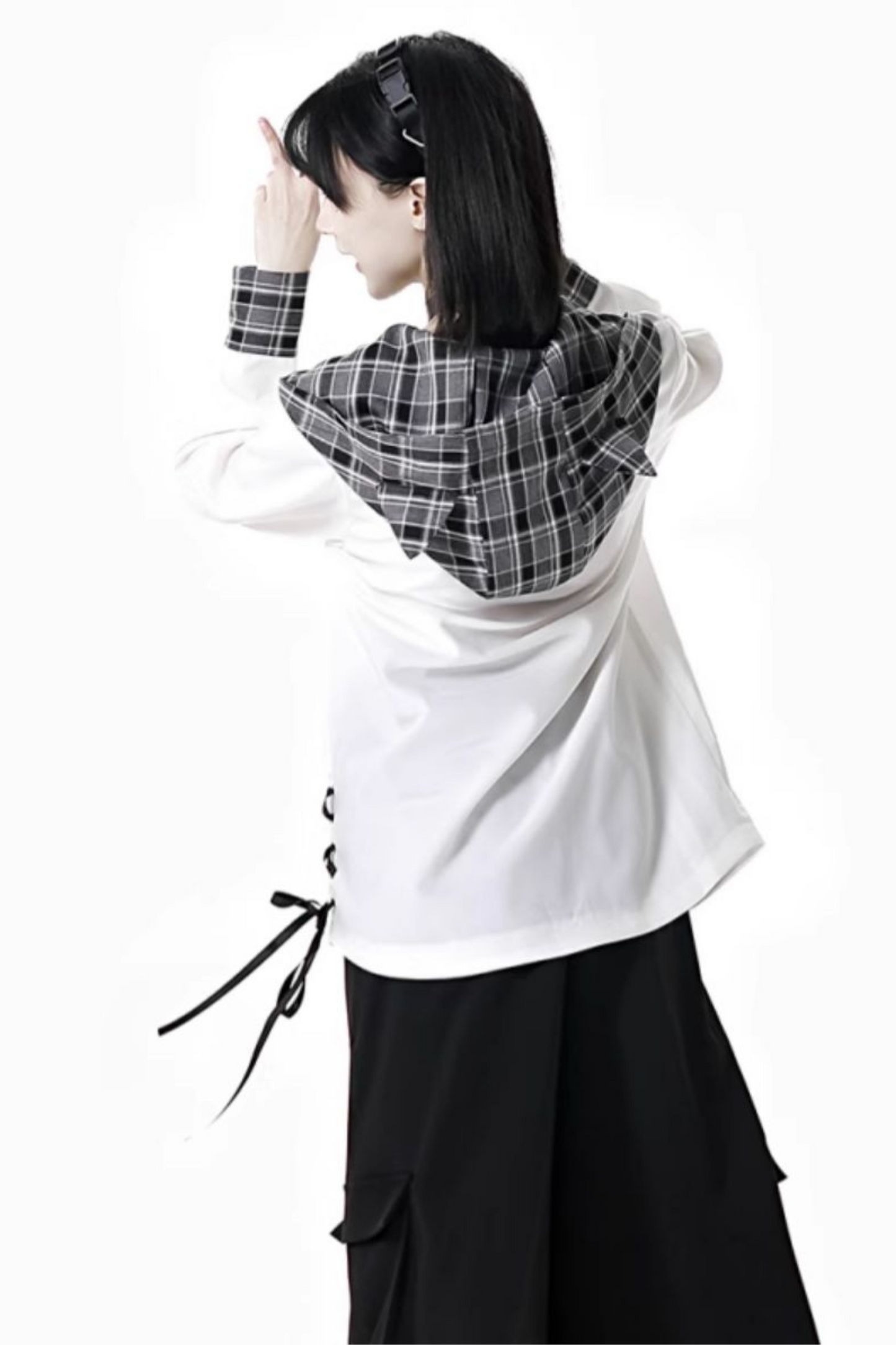Camisa con capucha a cuadros + Tops con capucha + Pantalones cortos