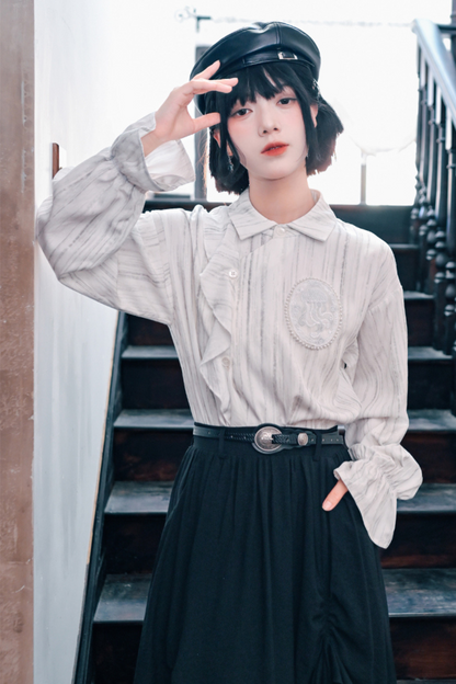 Spliced streamer white shirt