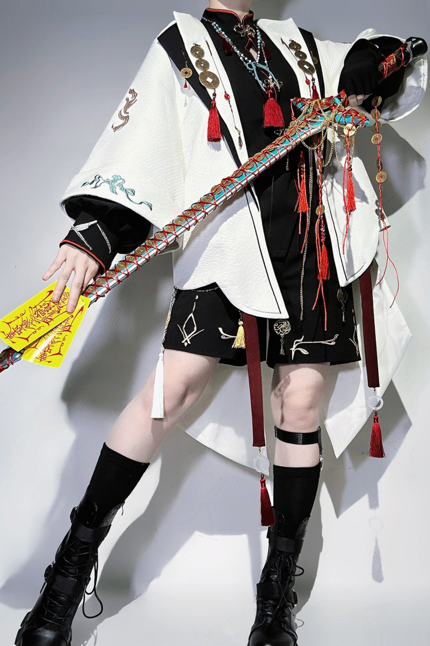 【12月26日予約締切】マウンテンゴーストチャイナプリンスフーディージャケットスーツ＋タッセルネックレス