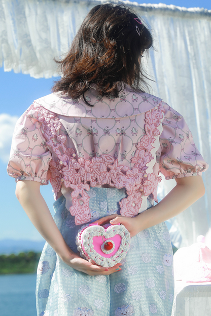 Chaleco vaquero vintage con accesorios en la cintura