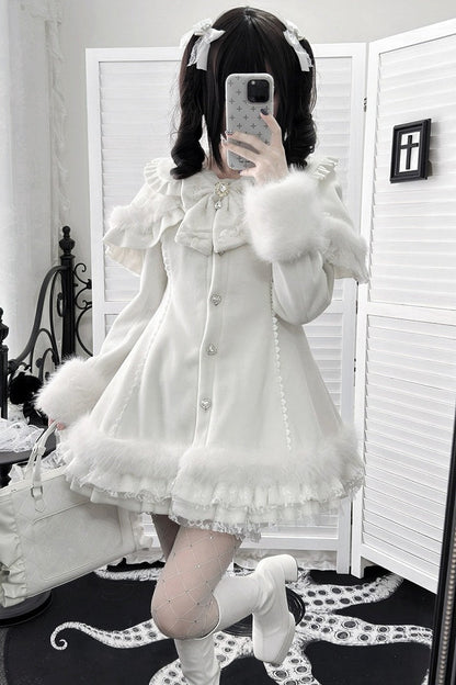 【11月13日予約締切】White Pearl Bow-Tie Fur Coat With Detachable Cape And Fur Cuffs