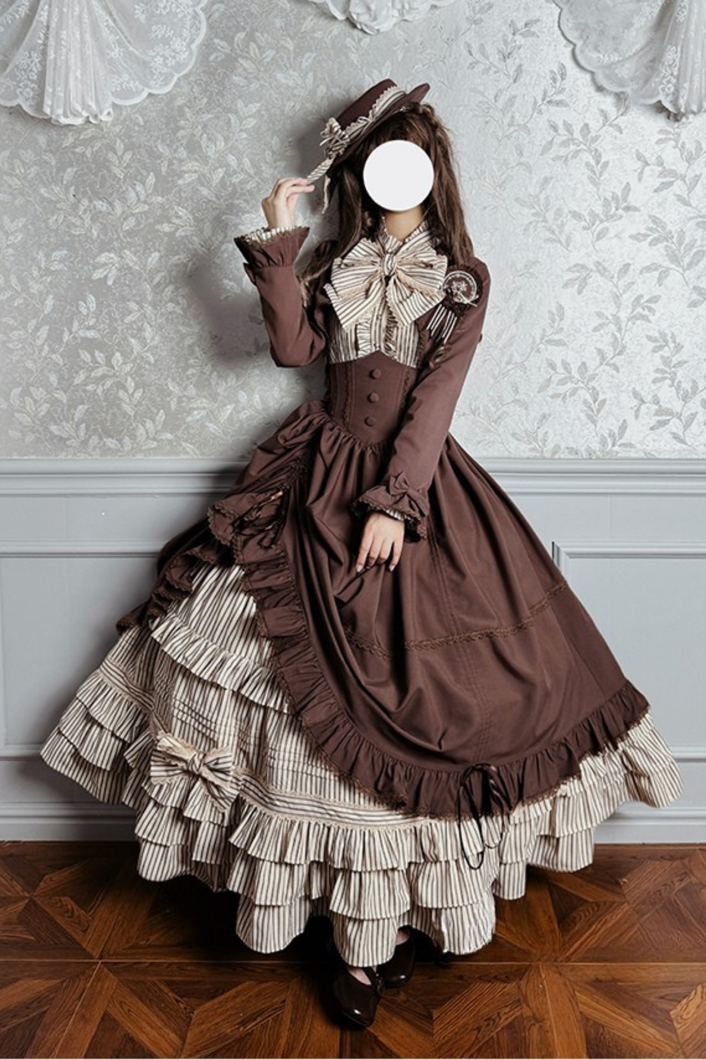 【12月23日予約締切】ビクトリアデュークエレガントクラシックフリルスタンドカラーリボンシャツ