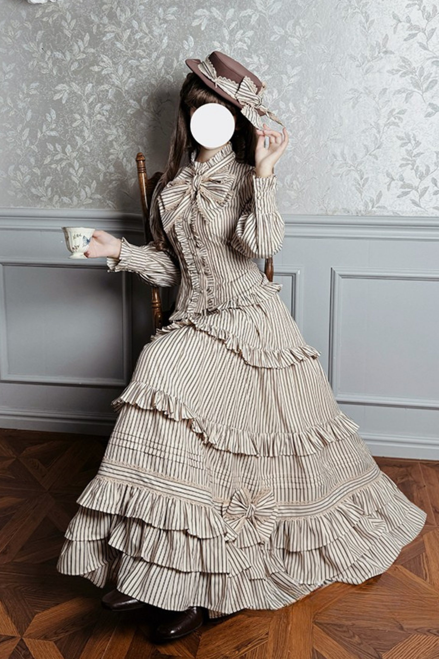 【12月23日予約締切】ビクトリアデュークエレガントクラシックフリルスタンドカラーリボンシャツ