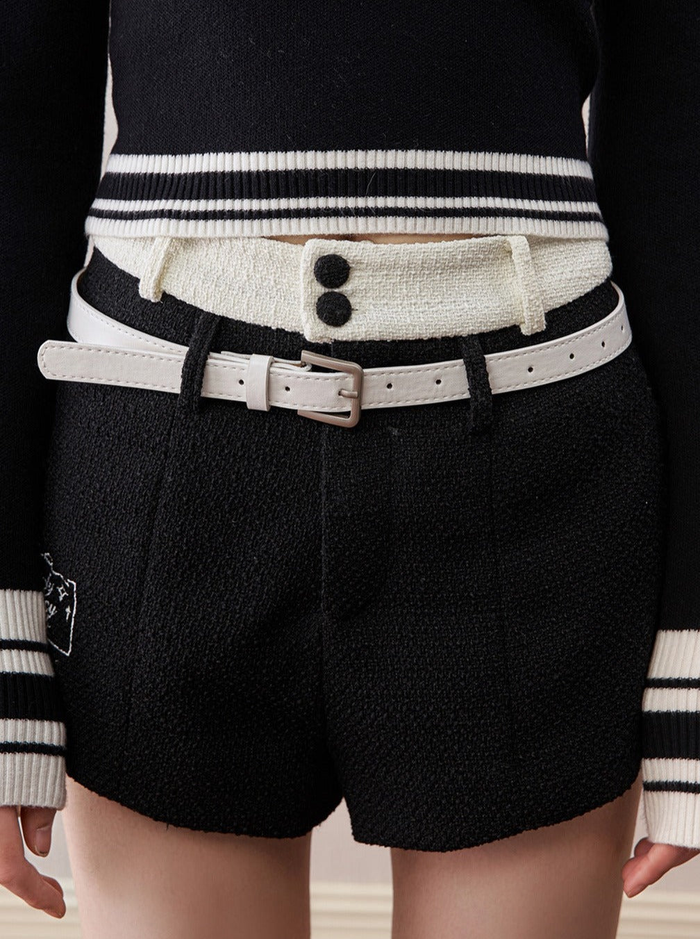 College contrast color sweater + shorts