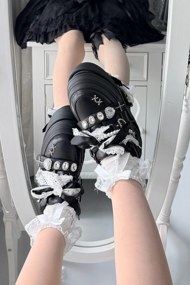 【10月6日予約締切】White/Pink/Black Rhinestone Buckle Lace Cross Charm Ribbon Chunky Sneakers