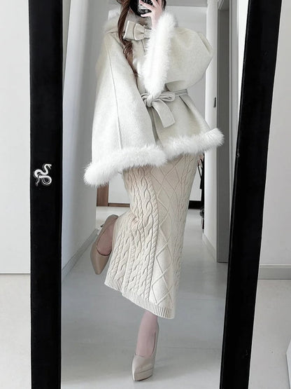 [Deadline for reservations: December 18] Bunny Ear Hoodie Fur Ribbon Cape Coat