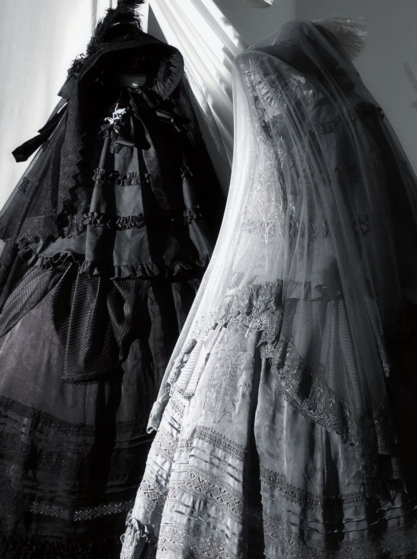 【予約商品】Song of the Lonely Birdアンティークケープ