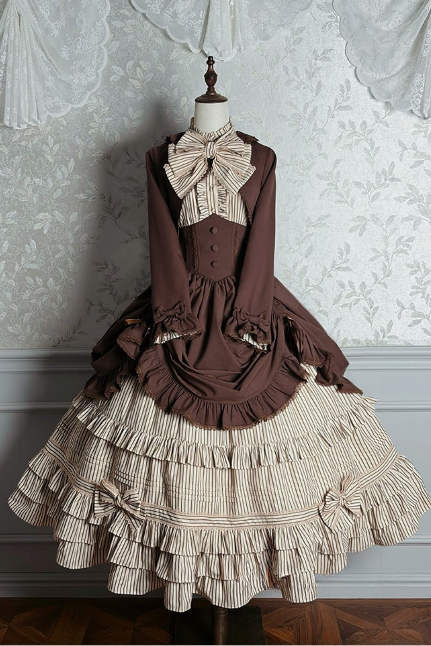 【12月23日予約締切】ビクトリアデュークエレガントクラシックショートジャケット