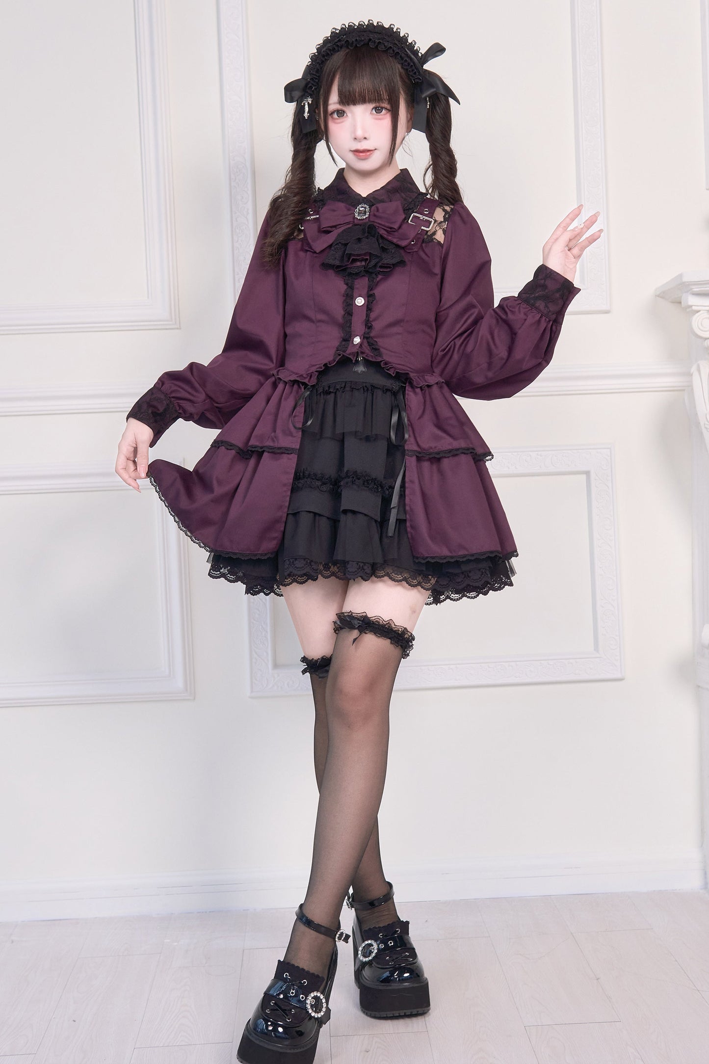 [Reservations] Lace Buckle Shoulder Long Tail Light Gothic Ribbon Shirt