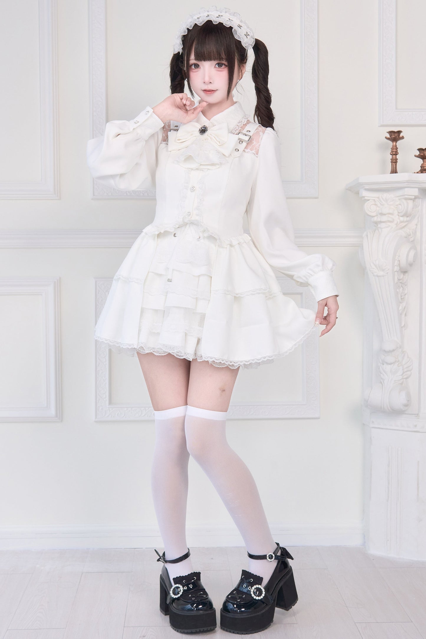 [Reservations] Lace Buckle Shoulder Long Tail Light Gothic Ribbon Shirt