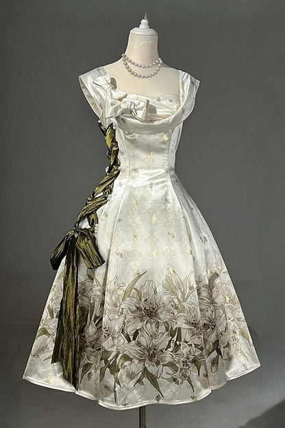 [Reservierungsschluss 2. August] Elfenbeingold x Olivgrün elegantes klassisches Lolita-Kleid mit Lilienprint, Jacquard, Schnürung und Schleife