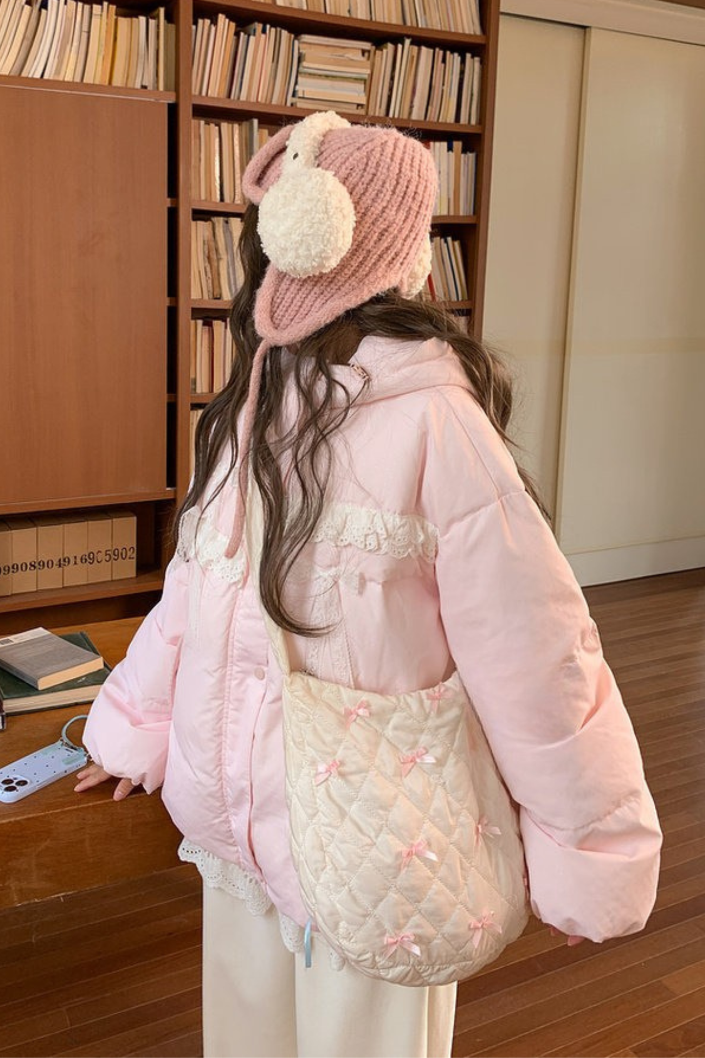 レースフード付きダウンジャケット