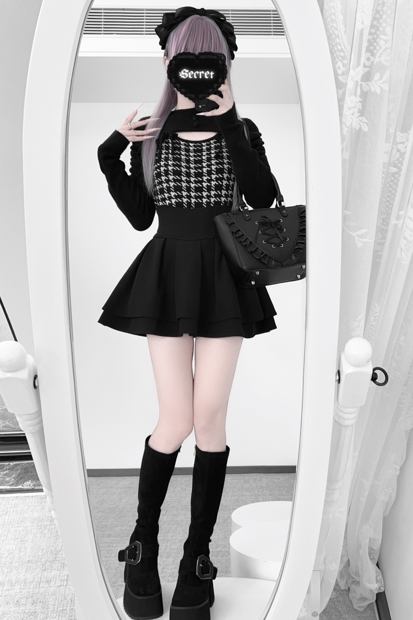 Staggered Lattice Strap Knit