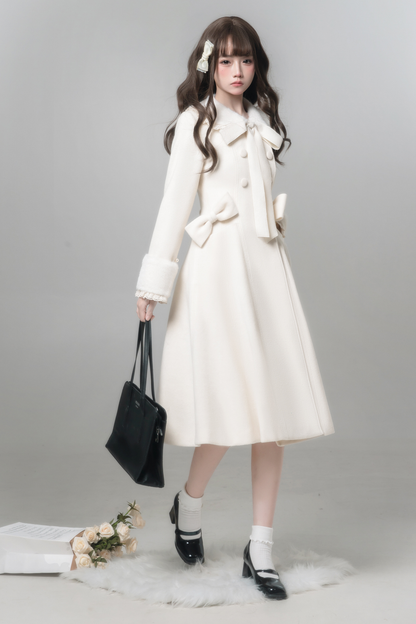 ホワイトスノーロングコート+シャツ+スカート
