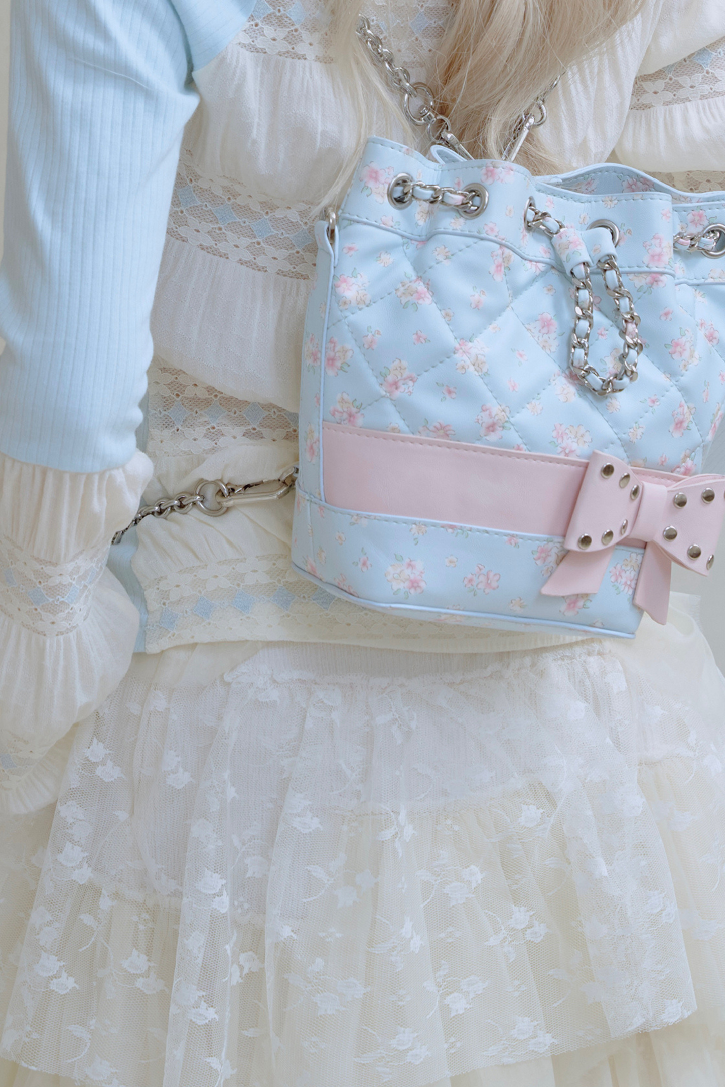 フローラルフラワーキルティングチェーンバケットバッグ