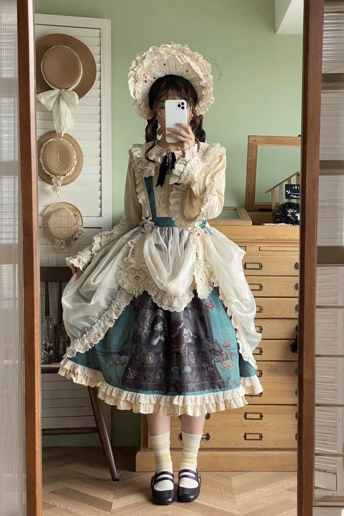 リフティングビーズゴシックストラッププリントドレス