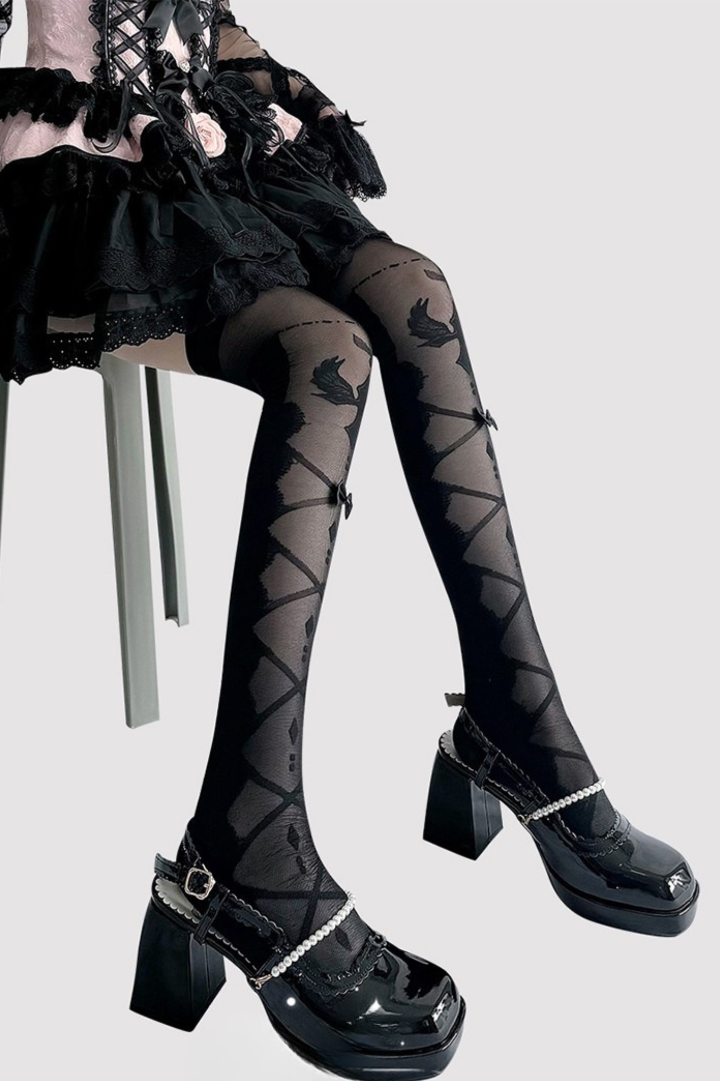 Lace-up sheer knee-high socks
