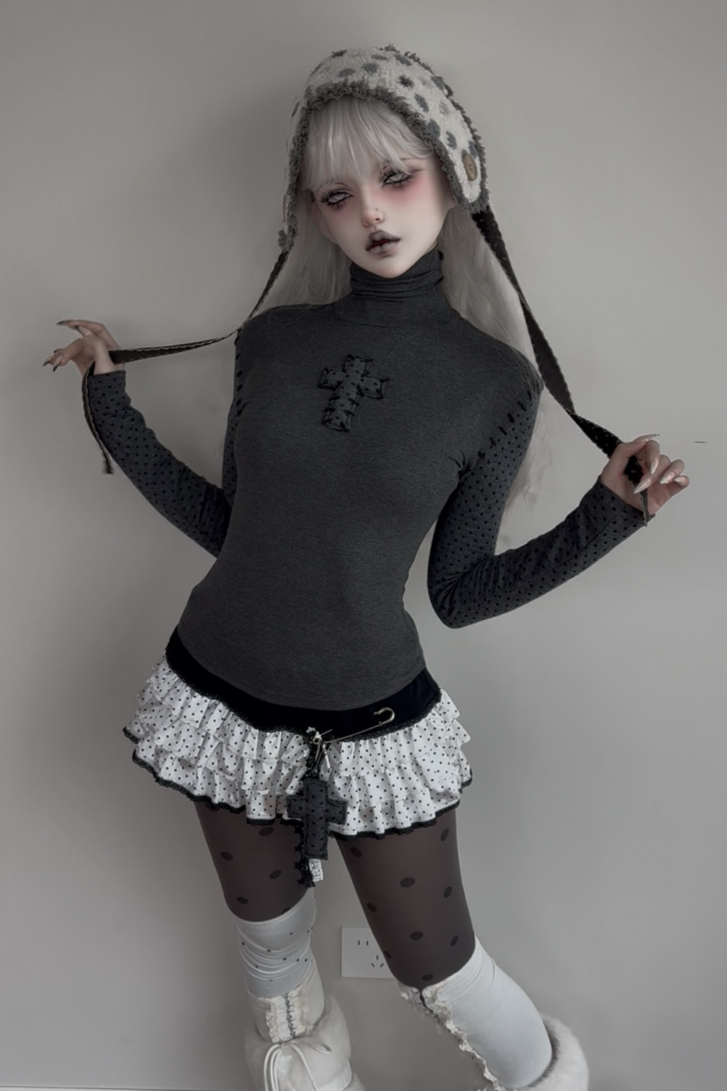 クロスドットタートルネックトップス+スカート+ペンダント