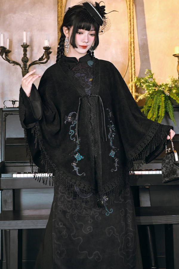 Weird House "Five Poisons" dark print cheongsam long skirt female design sense tassel shawl cloak new Chinese suit