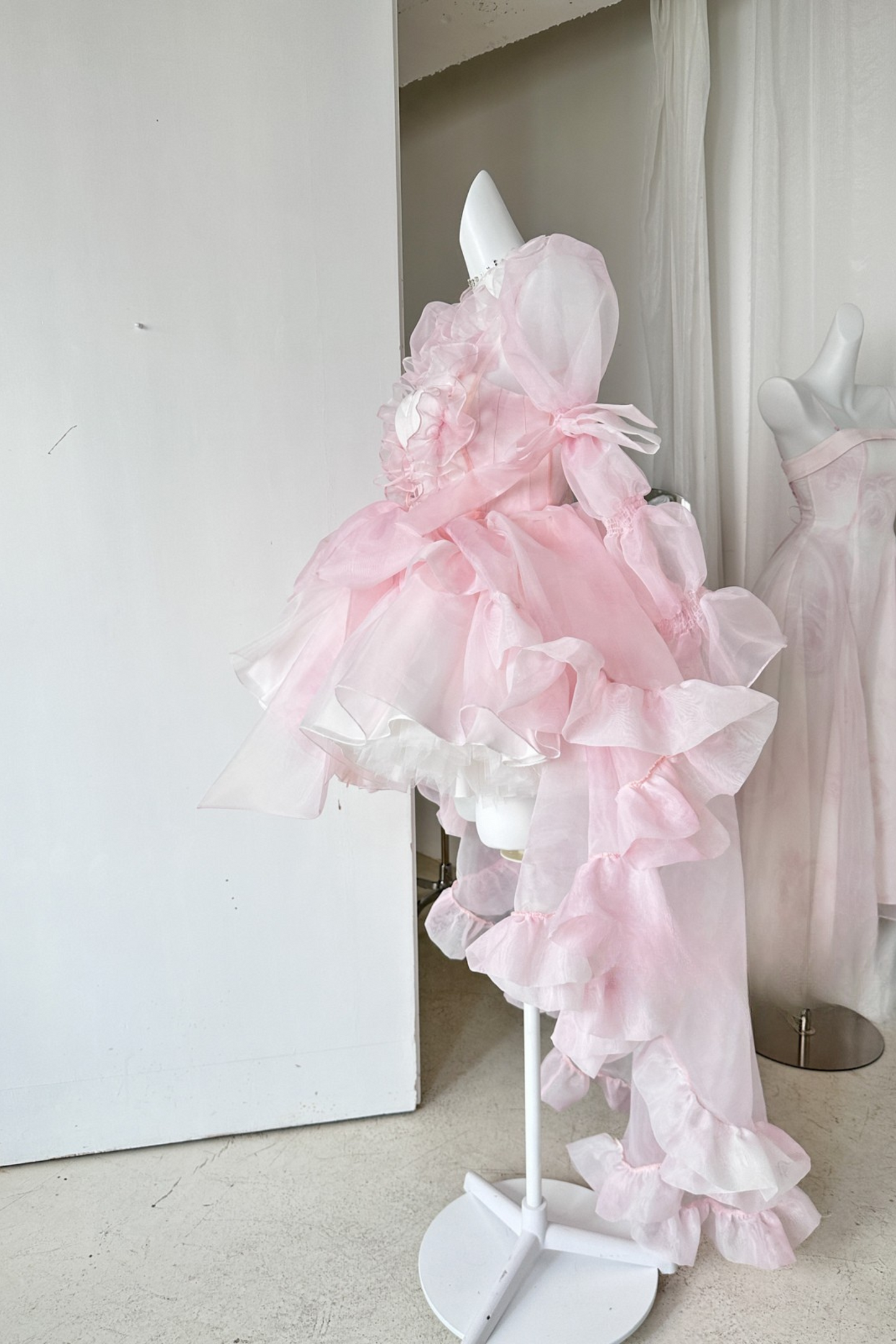 ライクハートローゼルフラワースピリットアローントレイリングコート