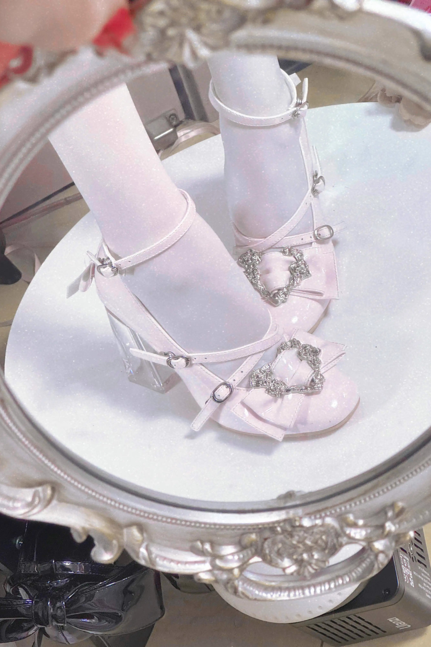 ラブバックルクリスタルヒールシューズ