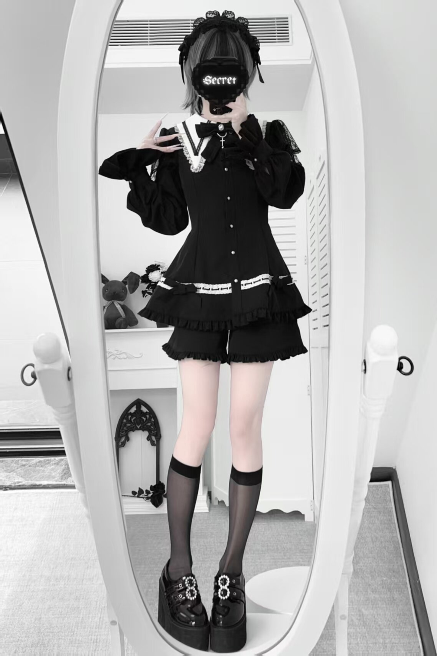 ゴシックフリルダークトップス+ショートパンツ