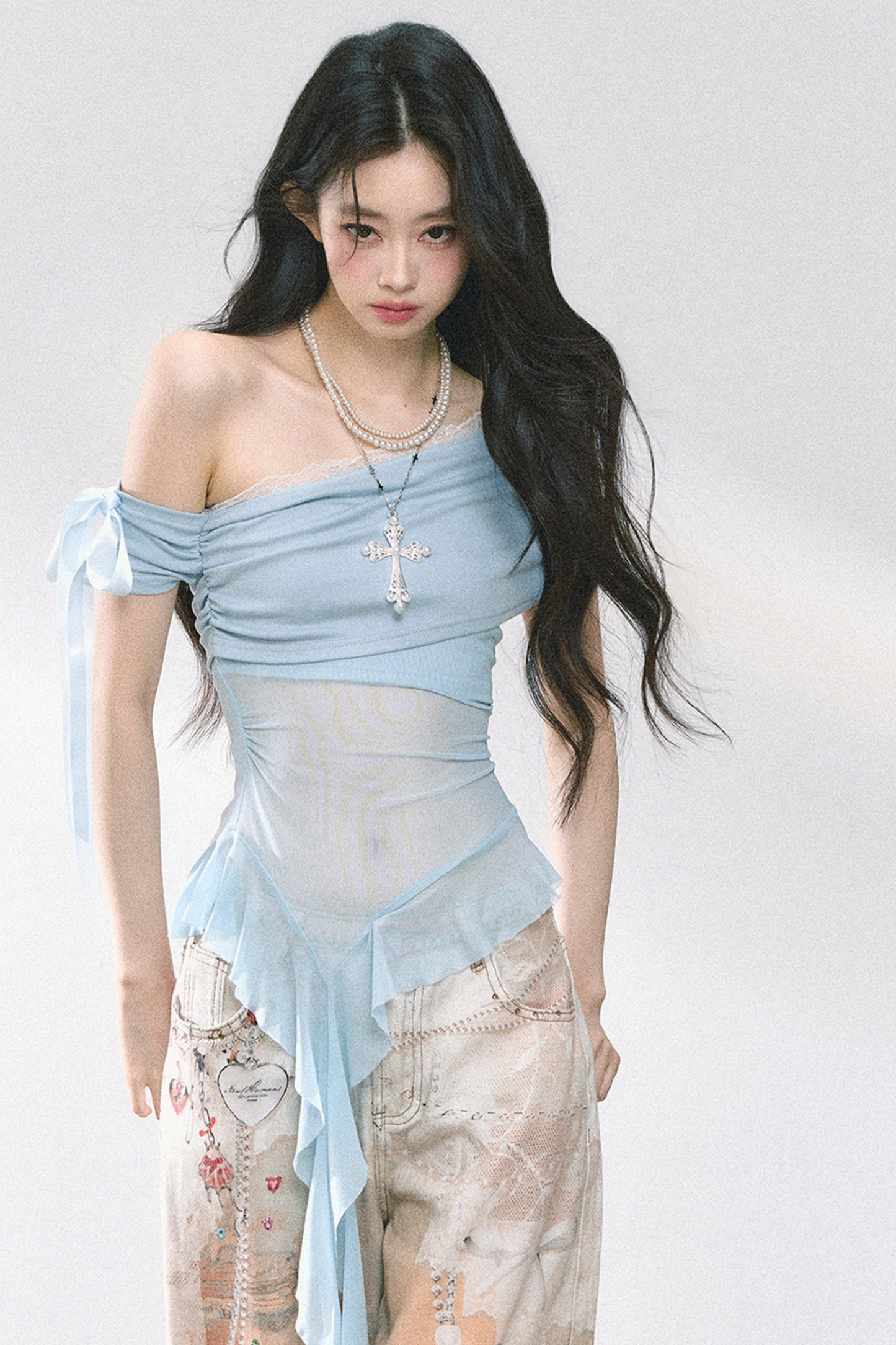 シアーオフショルダートップス