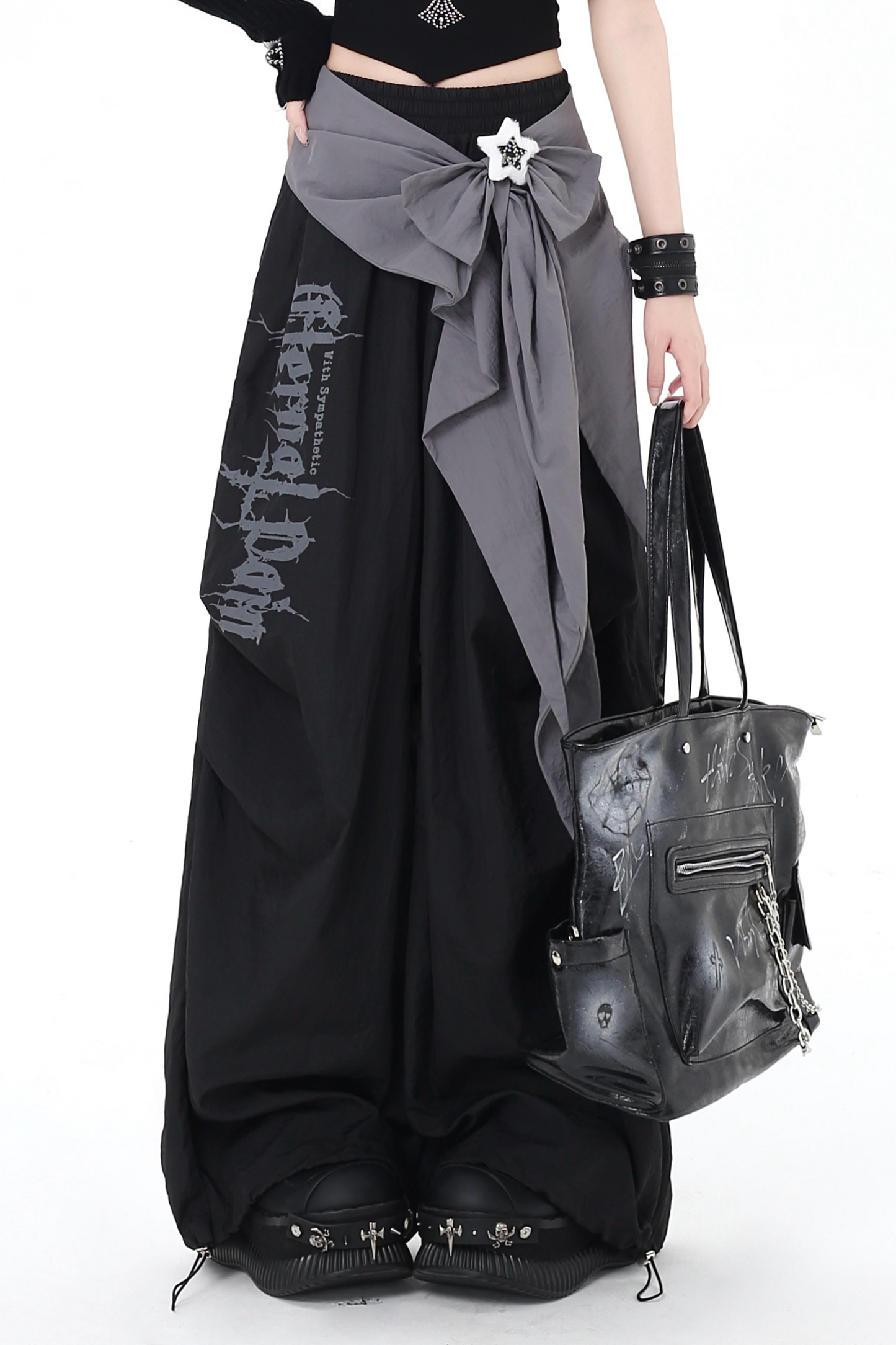 ストリートルーズパンツ