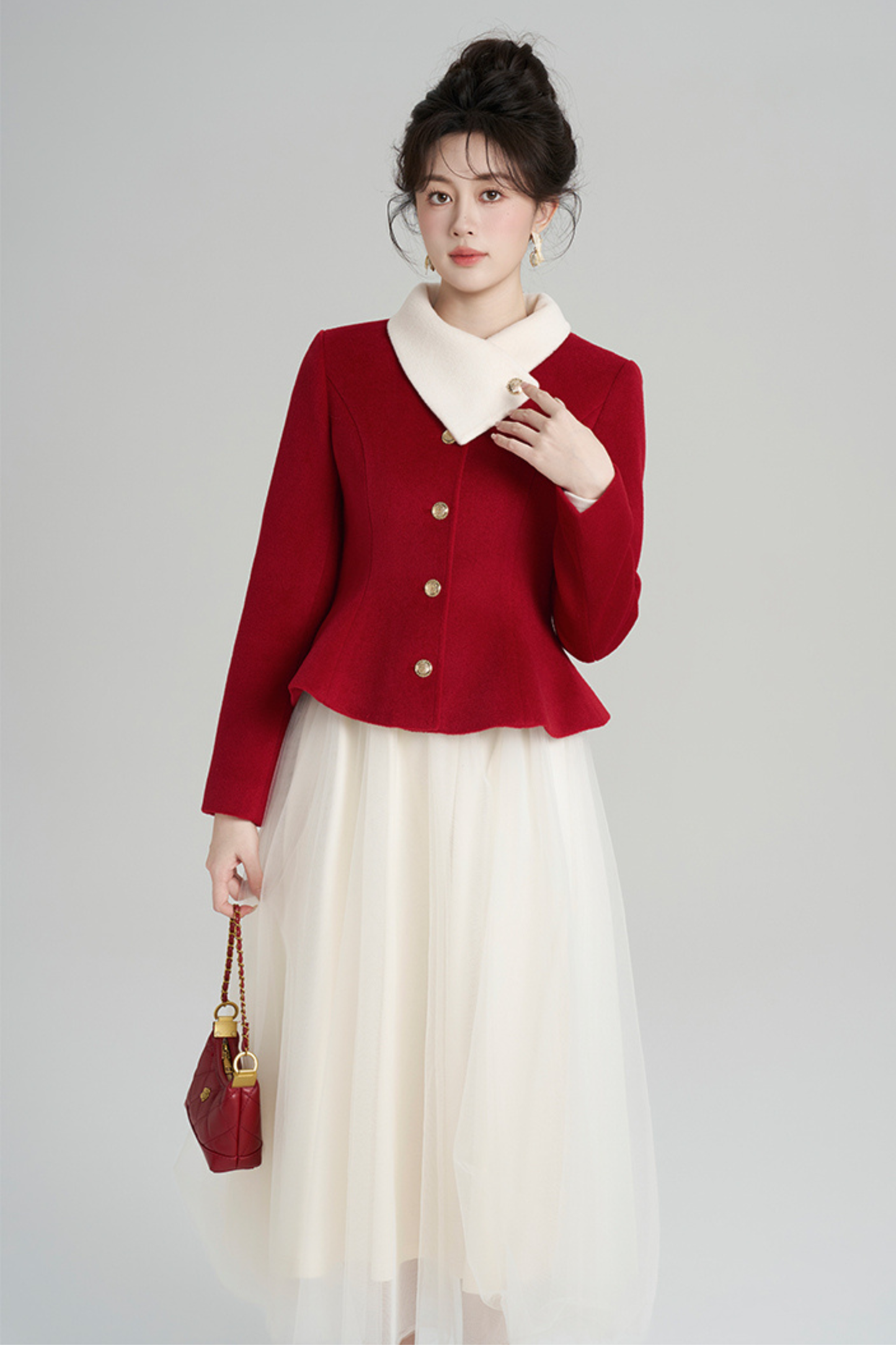 レッドウールンウエストシンチングコート+ロングドレス