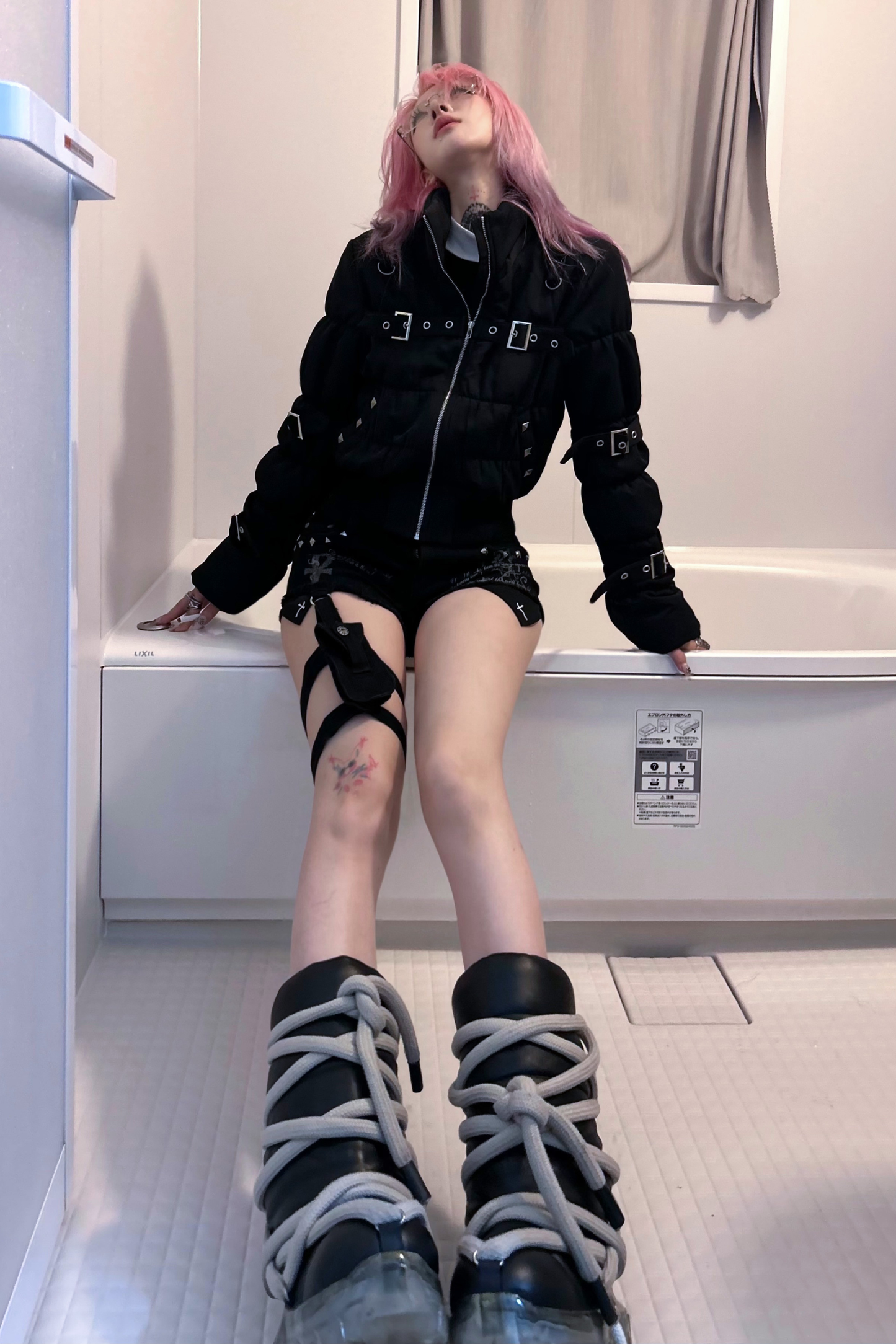 バックルストラップパンクアウター