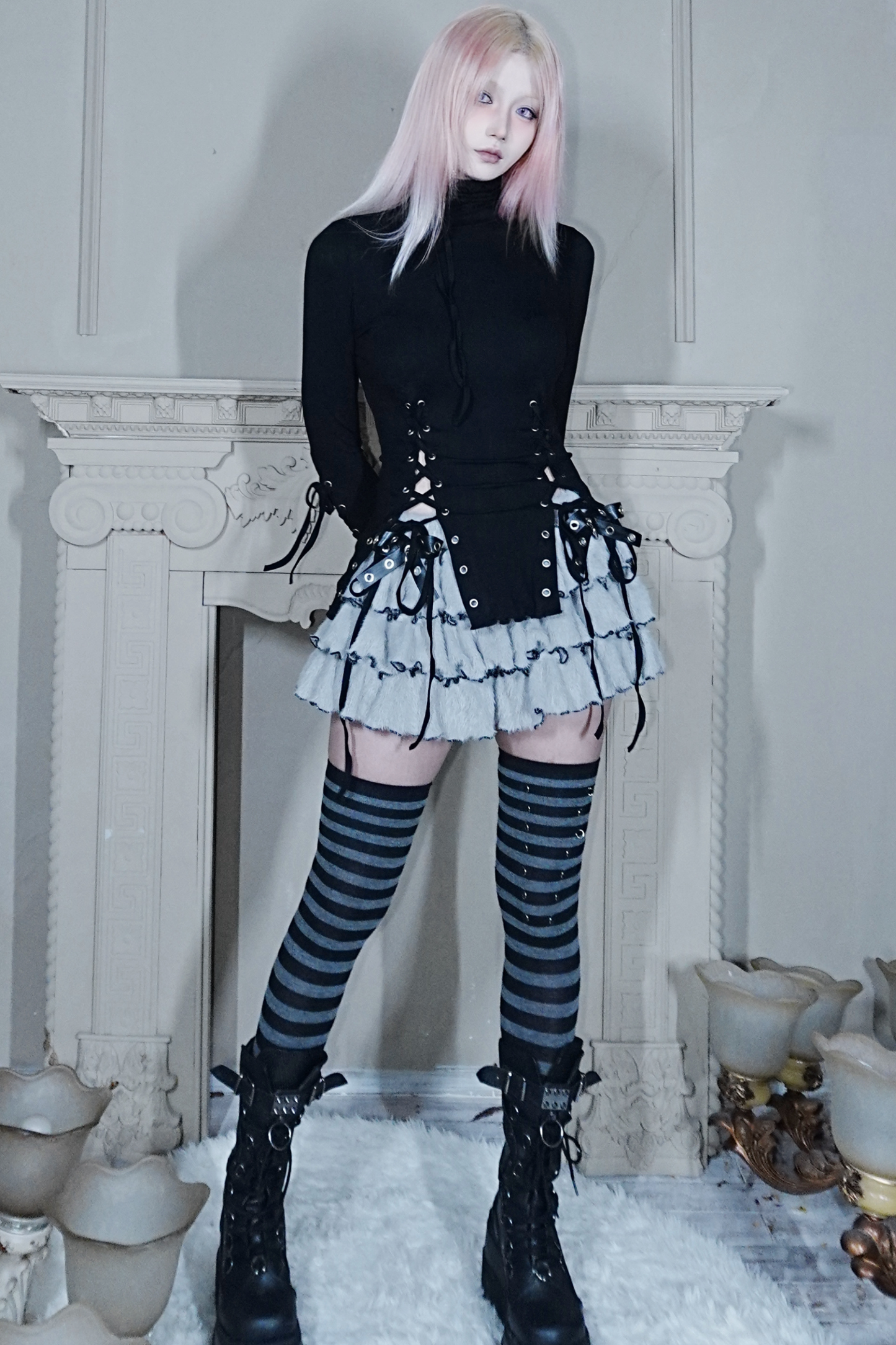 パンチングストラップスリットトップス