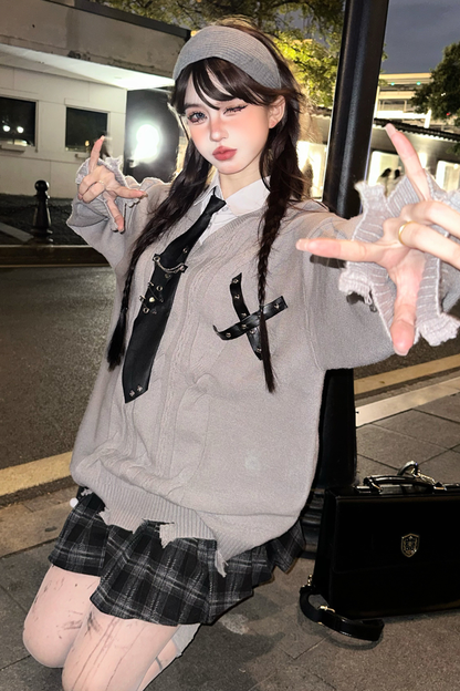 ダークカレッジルーズニット