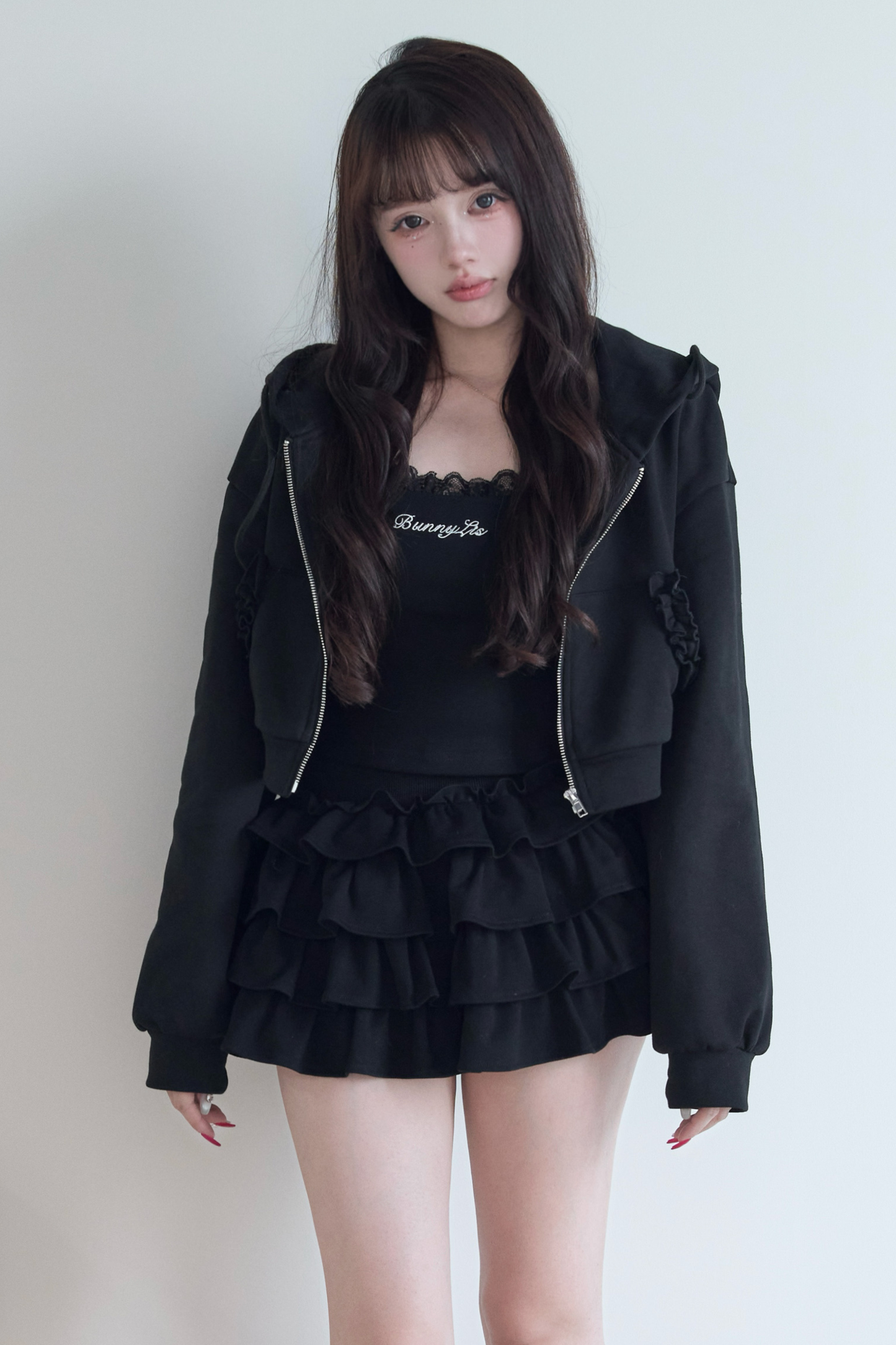 Hooded hoodie + camisole + ruffled skirt