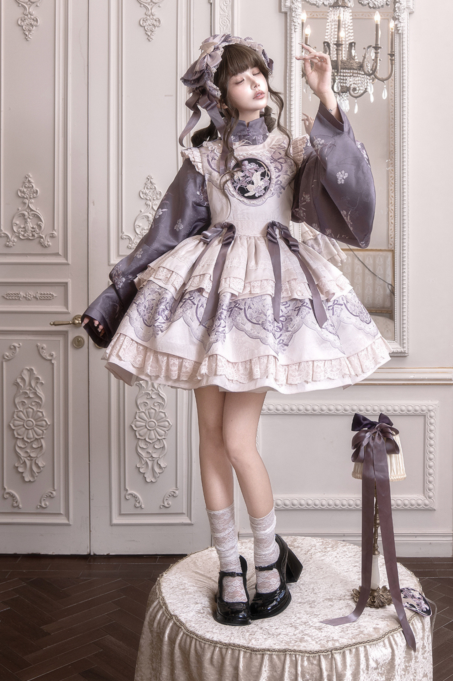 チャイナスタンドカラージャケット+サスペンダードレス+ヘアバンド