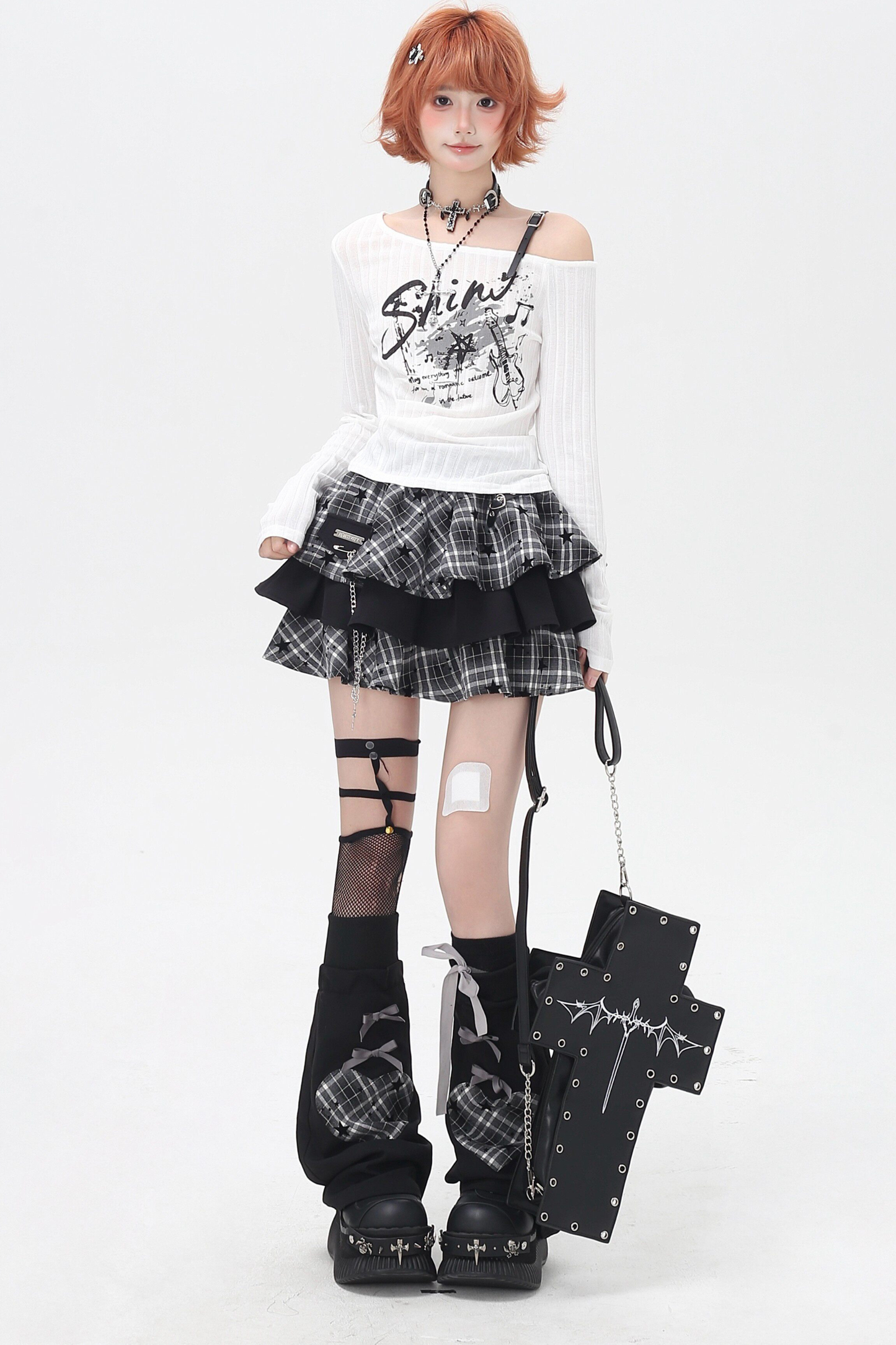 レザーオフショルダートップス