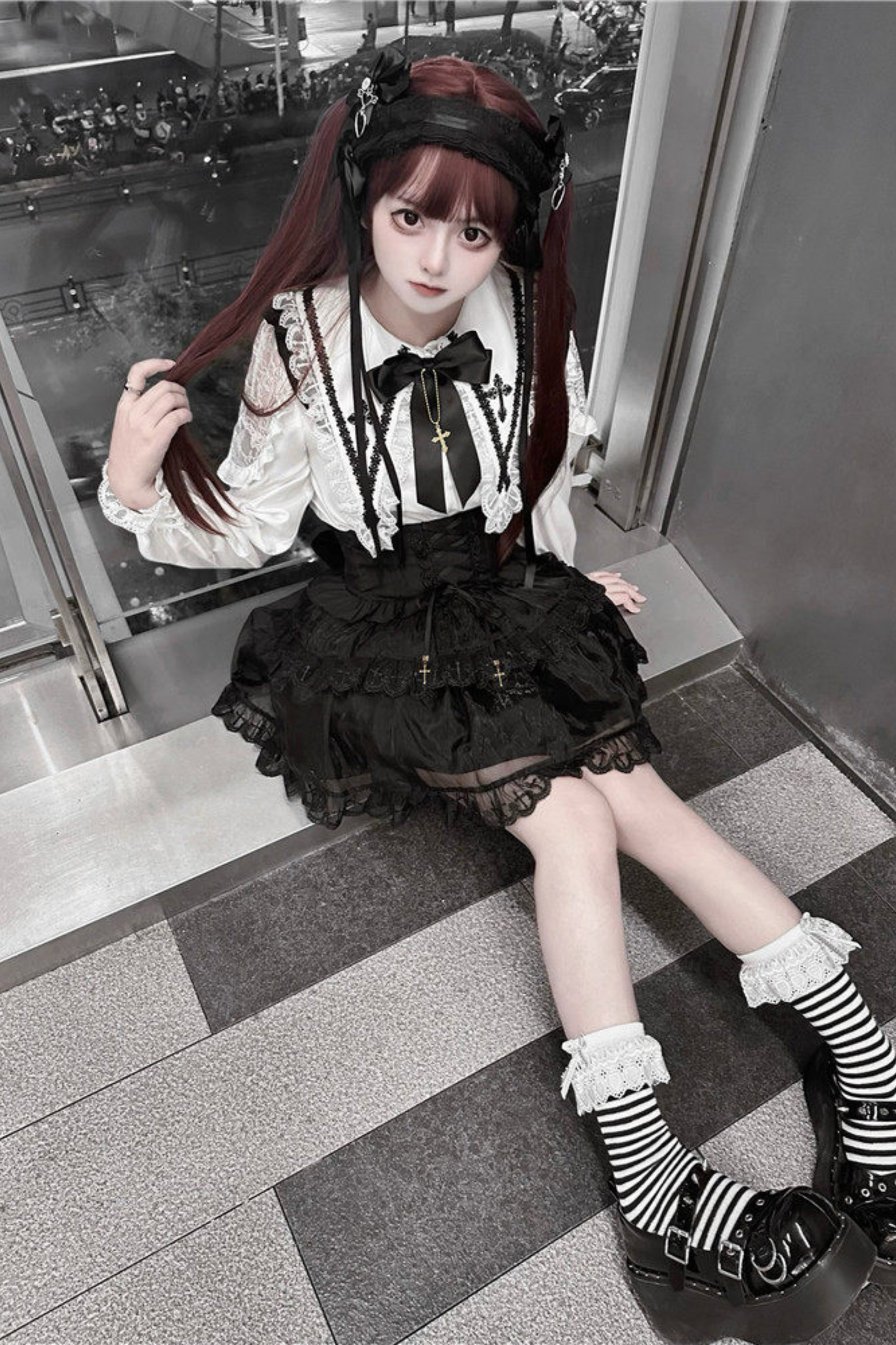 Heiliges Kreuz Flatterärmel Trägerrock + Shirt