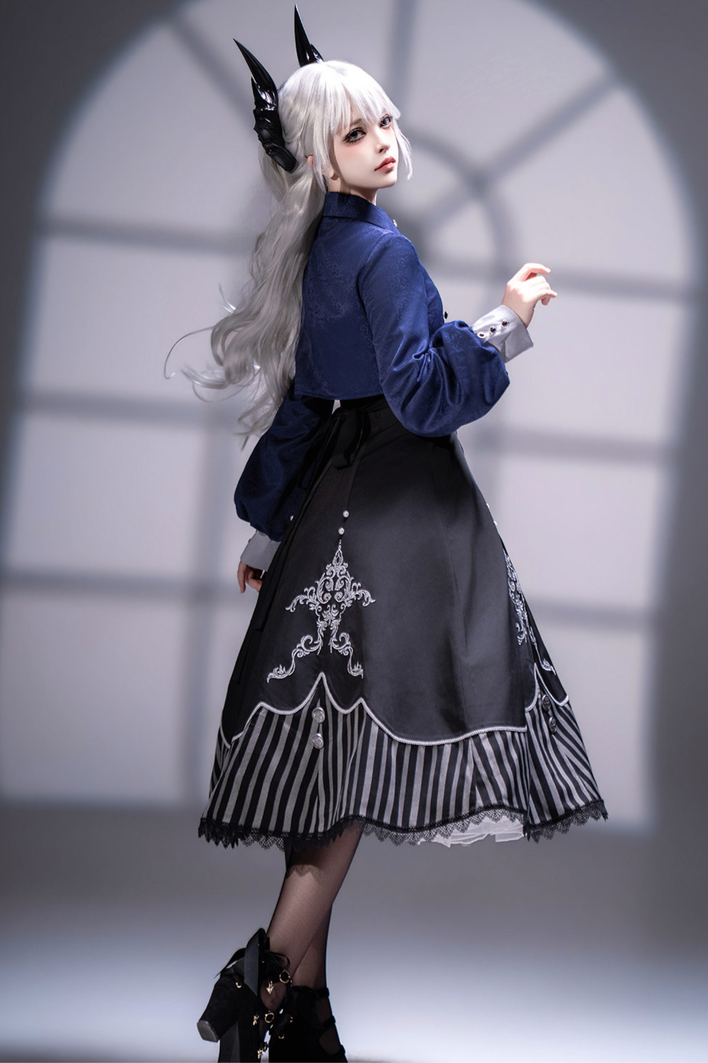 Gothic Lolita Kleid + Elegante Oberteile