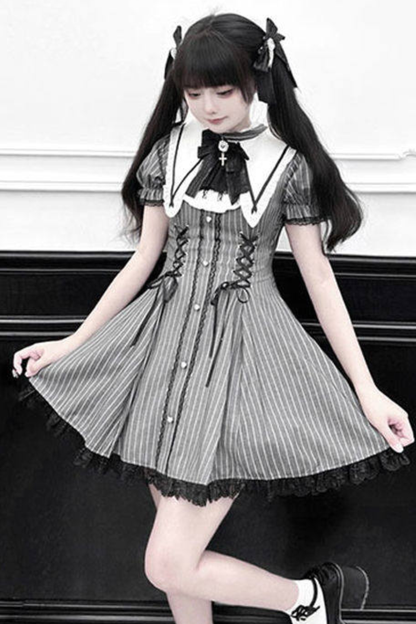 Dark Kawaii Schnür-Streifenkleid