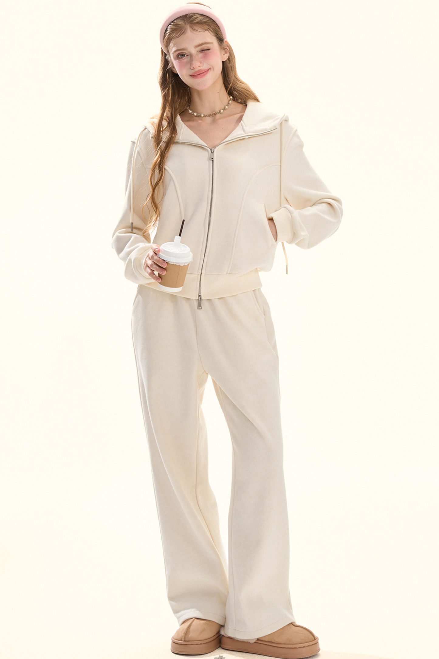 カジュアルフードパーカー+ルーズパンツ