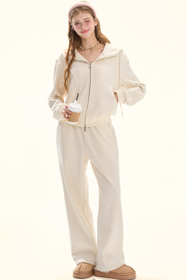 カジュアルフードパーカー+ルーズパンツ