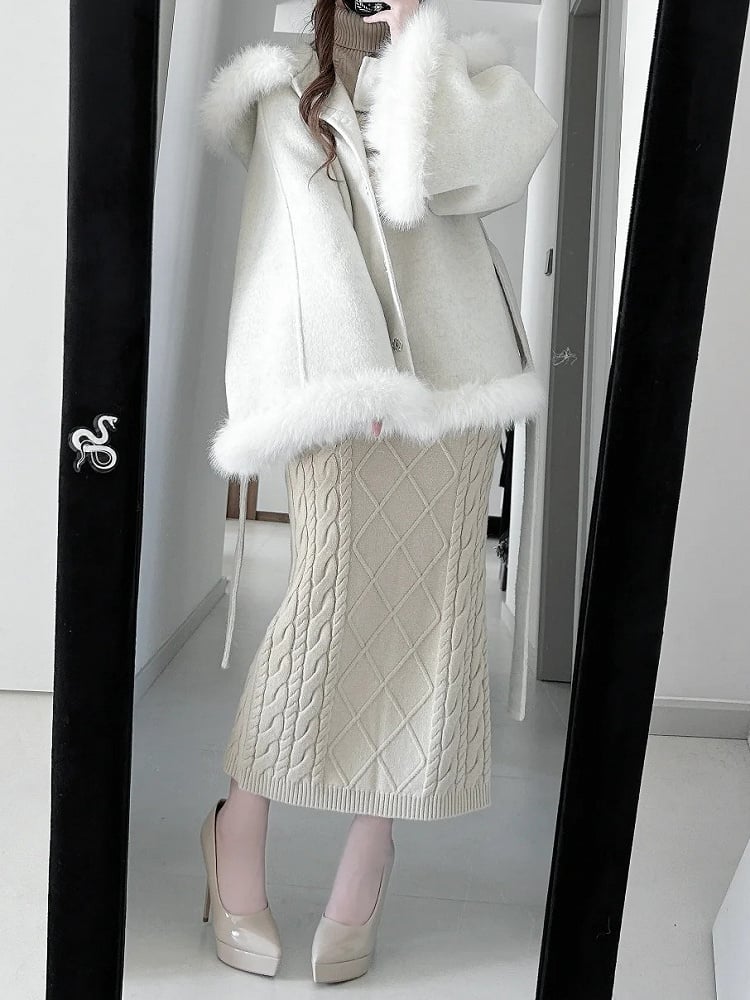 [Deadline for reservations: December 18] Bunny Ear Hoodie Fur Ribbon Cape Coat
