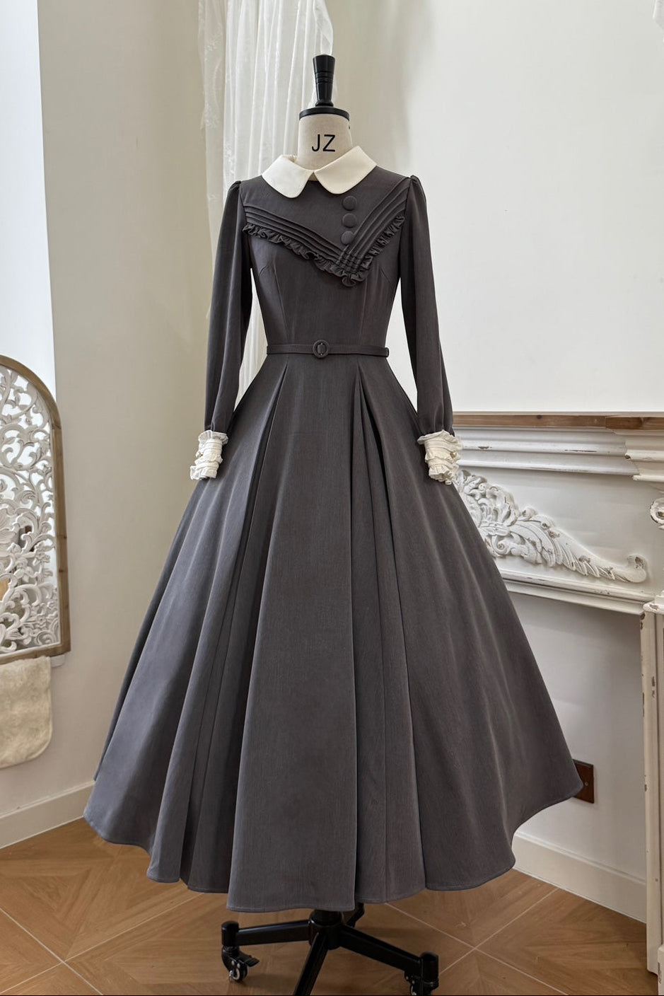 【12月21日予約締切】クラシックロリータ修道女ロングドレス＋クロスフリルエプロン＋ボンネット