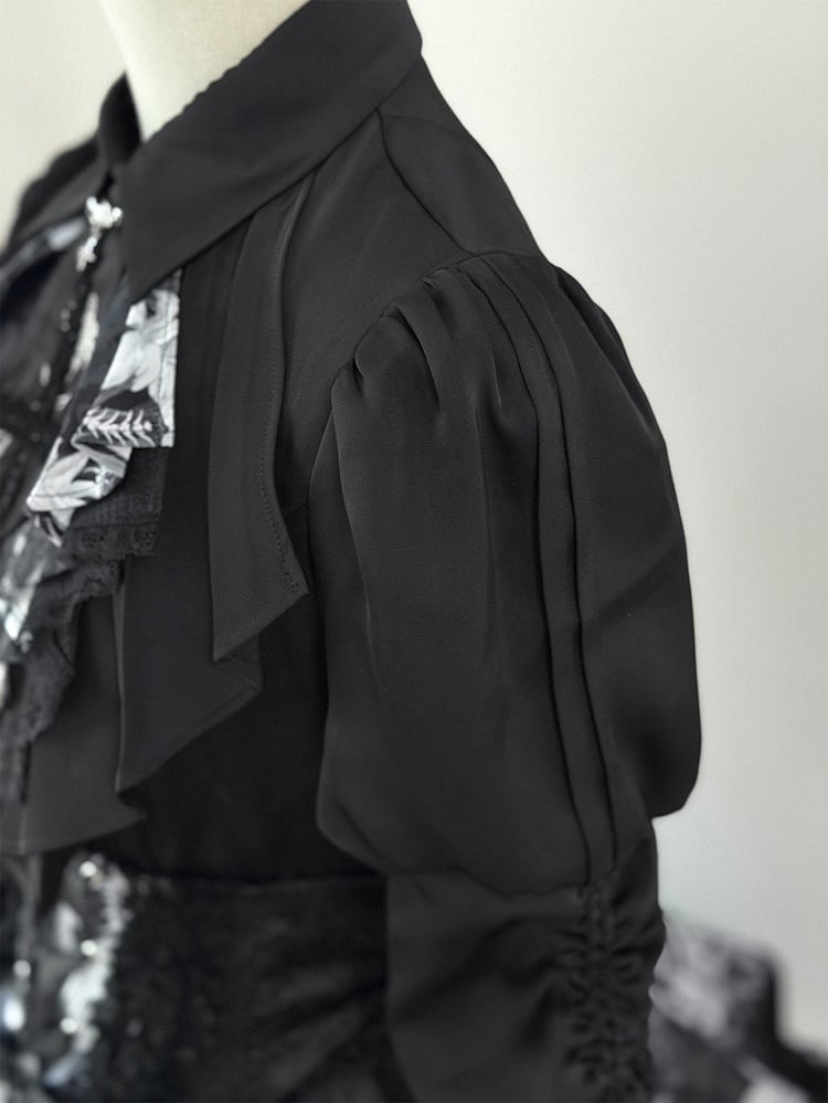 [Précommande jusqu'au 13 mai] Chemise à volants noire à fleurs gothique Bone Iris + jupe corset + accessoires