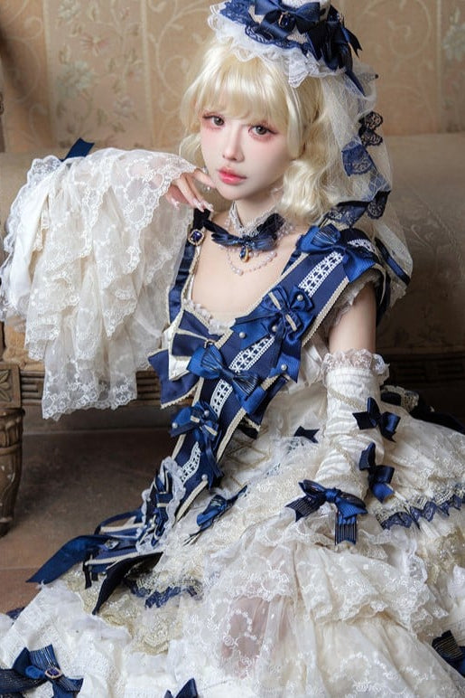 [Date limite de précommande : 9/28] Robe lolita princesse classique élégante royale blanc x bleu à nœud en dentelle et volants + ensemble complet (ras-de-cou/chapeau à voile/manches princesse [manches amovibles] /ceinture ruban/traîne à nœud au dos)