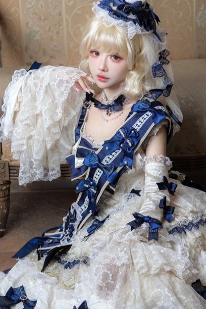 [Date limite de précommande : 9/28] Robe lolita princesse classique élégante royale blanc x bleu à nœud en dentelle et volants + ensemble complet (ras-de-cou/chapeau à voile/manches princesse [manches amovibles] /ceinture ruban/traîne à nœud au dos)