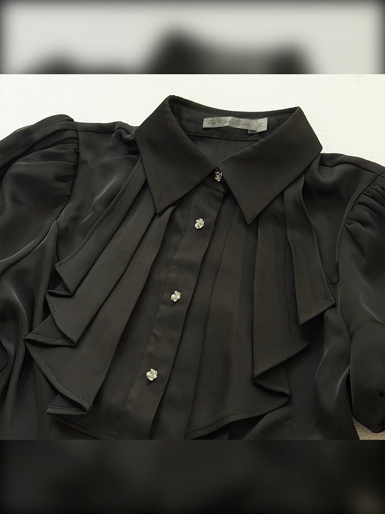 [Précommande jusqu'au 13 mai] Chemise à volants noire à fleurs gothique Bone Iris + jupe corset + accessoires