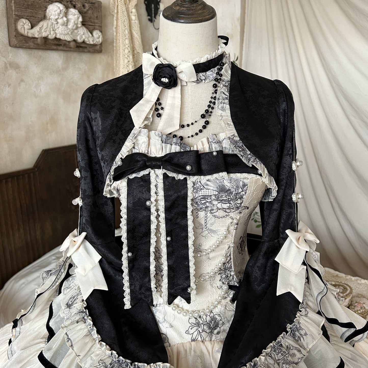 [Pre-order item] Brandy French Pearl Elegant Bustier Dress + Long Skirt + Black Jacquard Jacket + Complete Accessories