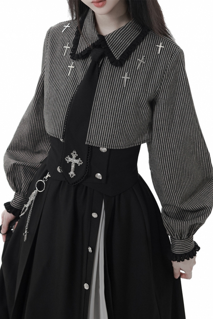十字架のキャロルダークシャツ+コルセット+スカート