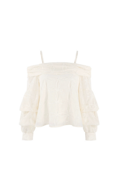 Blusa de encaje con un hombro descubierto francesa + Pantalones cortos con volantes