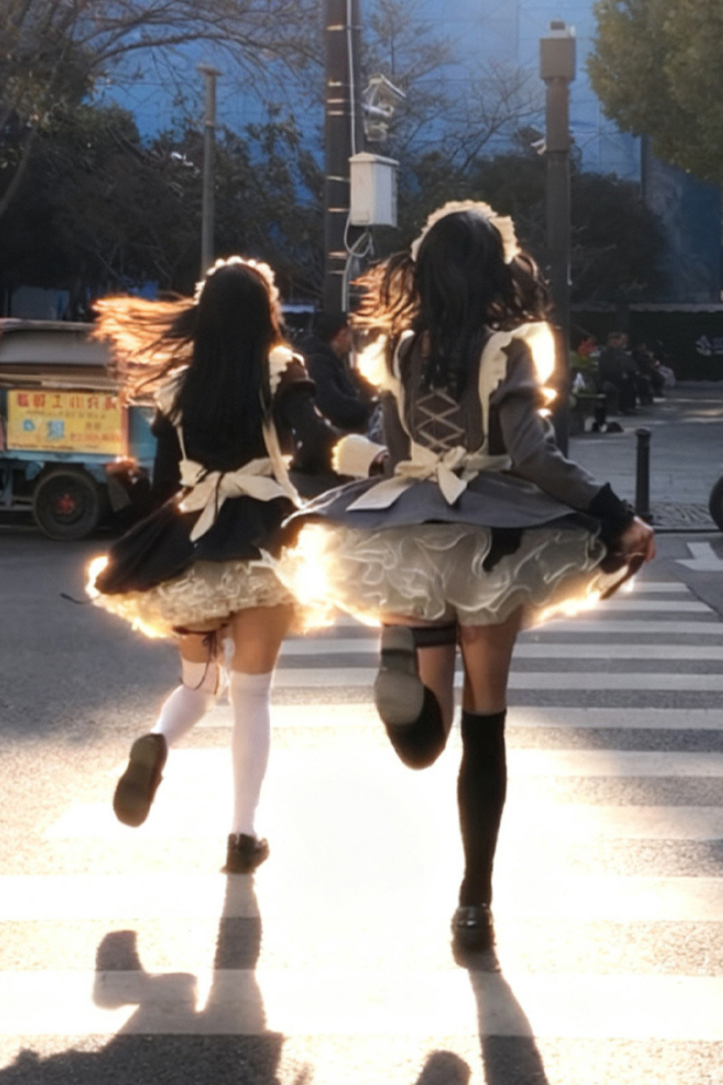 ツインフリルメイドロリータドレス+エプロン+チョーカー+ヘッドバンド+リボン+レッグカバー